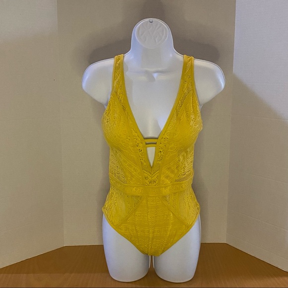 NWOT BECCA Reveal Crochet Plunge One-Piece Swimsuit - Picture 5 of 7